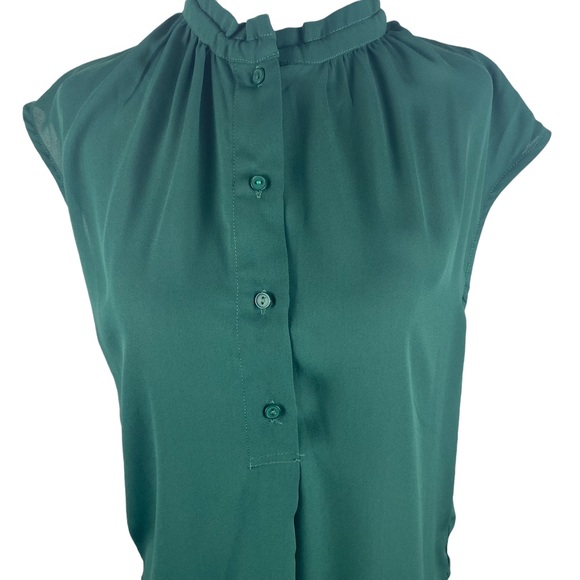 fun 2 fun Women’s Green Short Sleeve Blouse Size Small - Picture 3 of 7